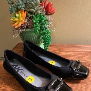 Anne Klein Womens Akultta flat loafers, size 9M